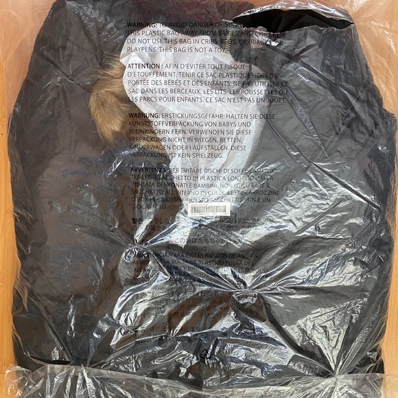 Supreme Spellout N-3B Parka Black. Size XL.